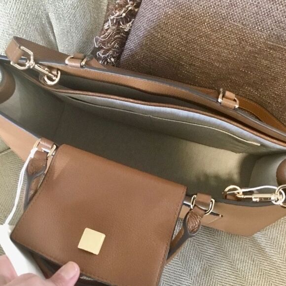 TORY BURCH BRITTEN TOTE HANDBAG CROSSBODY COGNAC GOLD HARDWARE - Picture 8 of 12